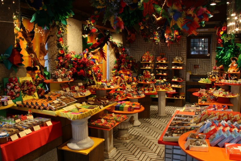 vente-DURANUS-min_candy_store_chocolate_shop_chocolate_switzerland-393515